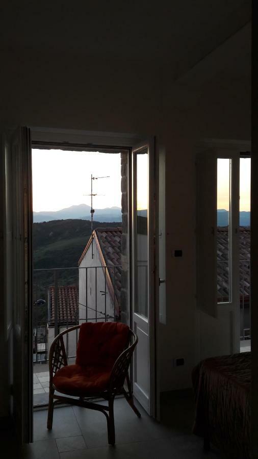 דירות La Casa Dei Panorami Di Colobraro מראה חיצוני תמונה