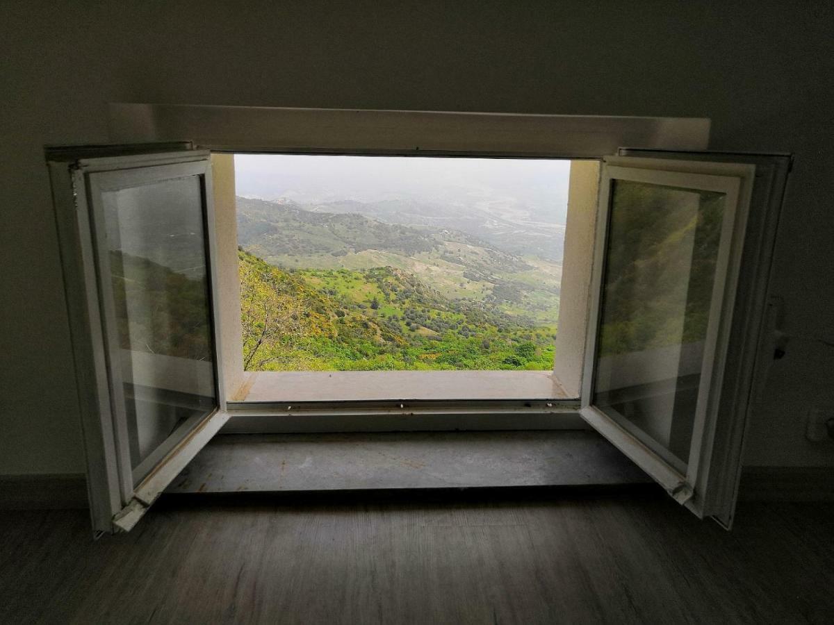 דירות La Casa Dei Panorami Di Colobraro מראה חיצוני תמונה